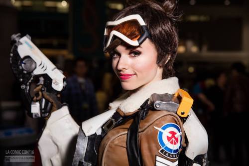 overbutts: Tracer Cosplay fawkin dorbs