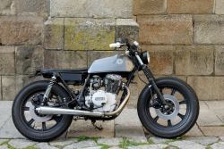 caferacerpasion:  Yamaha XS360 1977 Brat Style by Bullit Garage