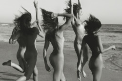 robertvoltaire:  GIRLS RUNNING ON BEACH, MALIBU, CA. Let’s