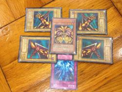gvnkin:when your hoe sister play with your yugioh cards