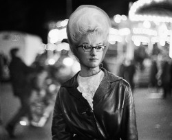 wandrlust:  Nieuwmarkt, Amsterdam, 1956 — Ed van der Elsken