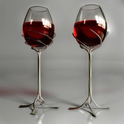 prepofkingstreet:  coisasdetere:  Wineglass design by Hankins