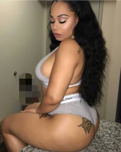 thickerbeauties:  Sexy! 😍😍😍 🤗🤗👍👍 #allthatass