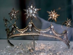 thestandrewknot:  Queen Emma’s Star Tiara.