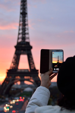 plasmatics-life:  Eiffel Tower a Double | (by Julia Larrigue)
