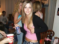 More nip slips and pussy slips pics at http://pussyslip.tumblr.com/