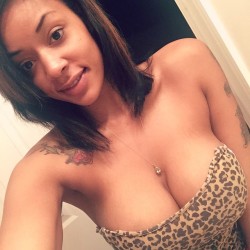 bestblackgirlsxxx:  lifeofoh:  aundreanarene  Nice