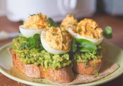 food-porn-diary:  I made deviled eggs with a garden pea and avocado