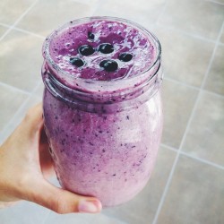amillionbillionmiles:Berry swirl milkshake - bottom layer: blended
