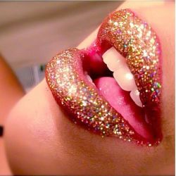 mistresskaterina:Sexy Glitter Lips  MUAH!!!