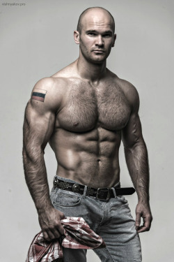 Follow my two hairy men blogs:http://sambrcln.tumblr.comhttp://hairysex.tumblr.com