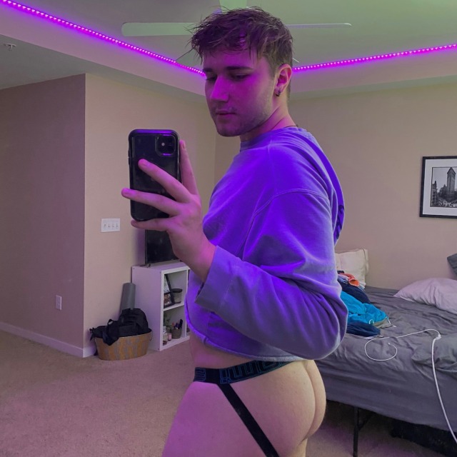 deadassleo:thirst traps feat. rbg | twitter