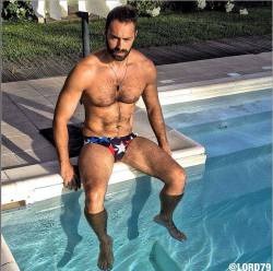 Follow my two hairy men blogs: http://sambrcln.tumblr.com http://hairysex.tumblr.com