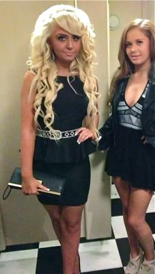 Beauty girls :) love the outfit :)