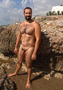 Handsome, hairy, sexy man - definitely like what I see of him.