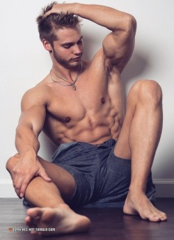 damn-hes-hot:DAMN HE’S HOT! Follow for daily pics of hot men