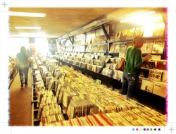 chickswithrecords:  stormy records. 