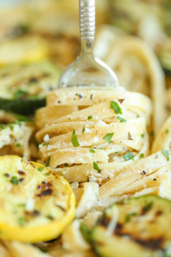 do-not-touch-my-food:    Garlic Butter Fettuccine with Chicken