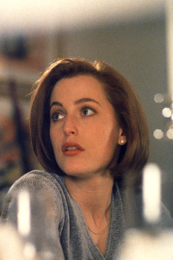  Gillian Anderson as Dana Scully in The X-Files 