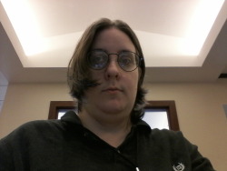 Work selfie for Munday … I need a haircut.