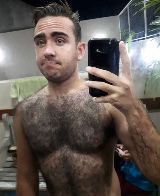 yummy1947:herinnejc:This clean shaven bear has an awesome hairy