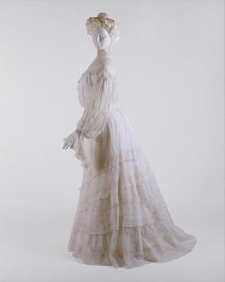 mimic-of-modes:  Lingerie dress, 1902-1904; cottonMetropolitan