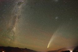 hostile-youths:  just—space:  Comet McNaught Over New Zealand