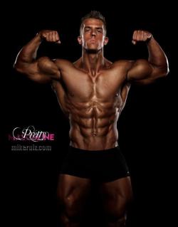 cdnlifter27:  WBFF Pro Perry Merlotti Photos: Mike Ruiz 