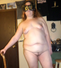 georgechaos:  Sexy nude masked amature bbw squirter with my cane