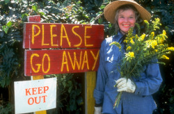 vintagesalt:Katharine Hepburn photographed in her driveway by