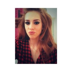rebeldees-eternos:  Sophia postou essa foto hoje no Twitter!