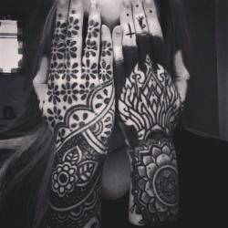 tattoosbyalexbawn:  My hands ❤️  @alexbawntattoo