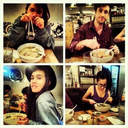 #ramenparty #danimalstyle @weekendpilots @jonnahllamas @thaliaaaaaaaa  (at Shin-Sen-Gumi Hakata Ramen)