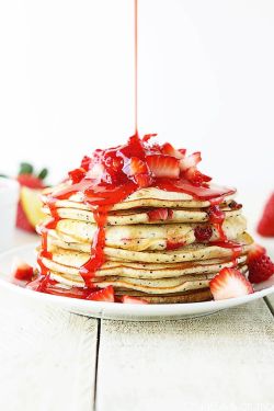 intensefoodcravings:Strawberry Lemon Poppyseed Pancakes