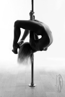 poledance-girls:  Poledance Girl http://poledance-girls.tumblr.com/