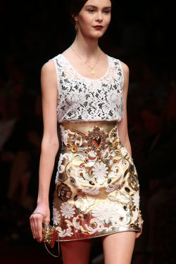 lumedunsorriso:  Irina Shnitman for Dolce and Gabbana S/S 2015