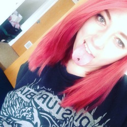 pleasedontlookatmewiththoseyes:  I have red hair now  And i like