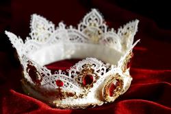 truth2teatold:  Scarlet’s Rosarium Crown 