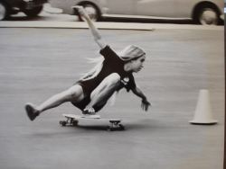 m-l-m-h:  shesherowngod:  Skating in 70s. Laura Thornhill.  goals