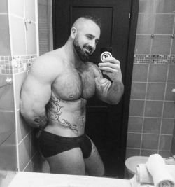 sexybeardbr:  Selfie. #BARBADO #musclebear #woof #hairy #scruff