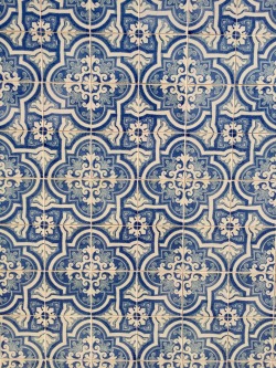 travelingcolors: Portuguese azulejo (by Nacho Coca) Follow me