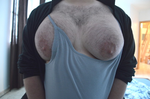 omgknutson:  i totally get horny by looking at my own tits. loveÂ â€˜em!  Mooooooobs