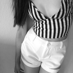 lazypacific:  I love my new summer outfit from my favourite online