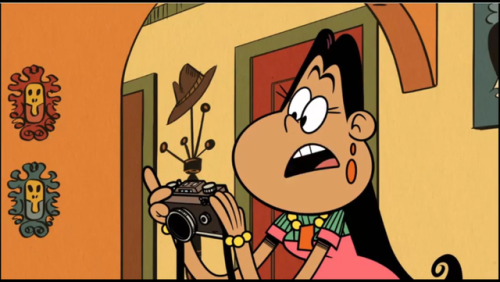 ck-blogs-stuff: safe-loud-house:  Meet the Casagrande Family!  Where can I see this episode? XP  What he said?