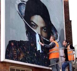 xmichaeljacksonx:  The King of Pop, Michael Jackson is back!