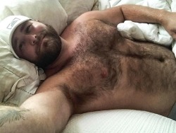 bearyfellas:Fur, daddies, muscle. Very powerful. 🐻 bearyfellas.tumblr.com