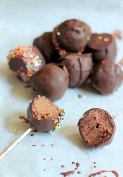 thecakebar:  Secretly Healthy Black Bean Chocolate Protein Truffles 