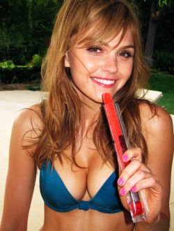 famous-n-hottest:  Aimee Teegarden   