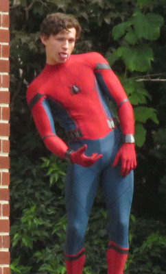 spideycentral: Tom Holland on the Spider-Man: Homecoming set