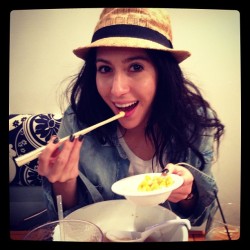 This is how to eat corn with chopsticks right? One by one? (at Shin-Sen-Gumi Hakata Ramen)